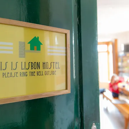 Is Хостел Лісабон